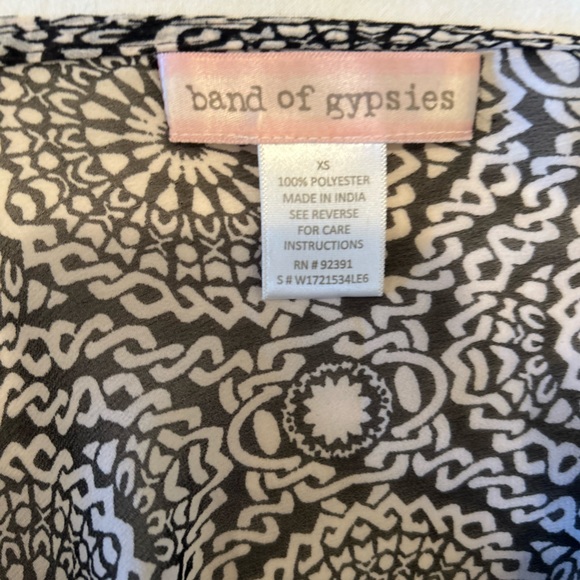 Band of Gypsies Sheer High Low Top - Picture 3 of 3